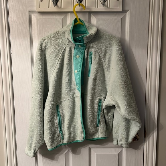 American Eagle Outfitters Jackets & Blazers - American Eagle Sweater/jacket